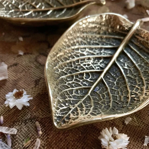 1948 VIRGINIA METAL CRAFTERS EPISCIA LEAF DISH - Picture 5 of 8